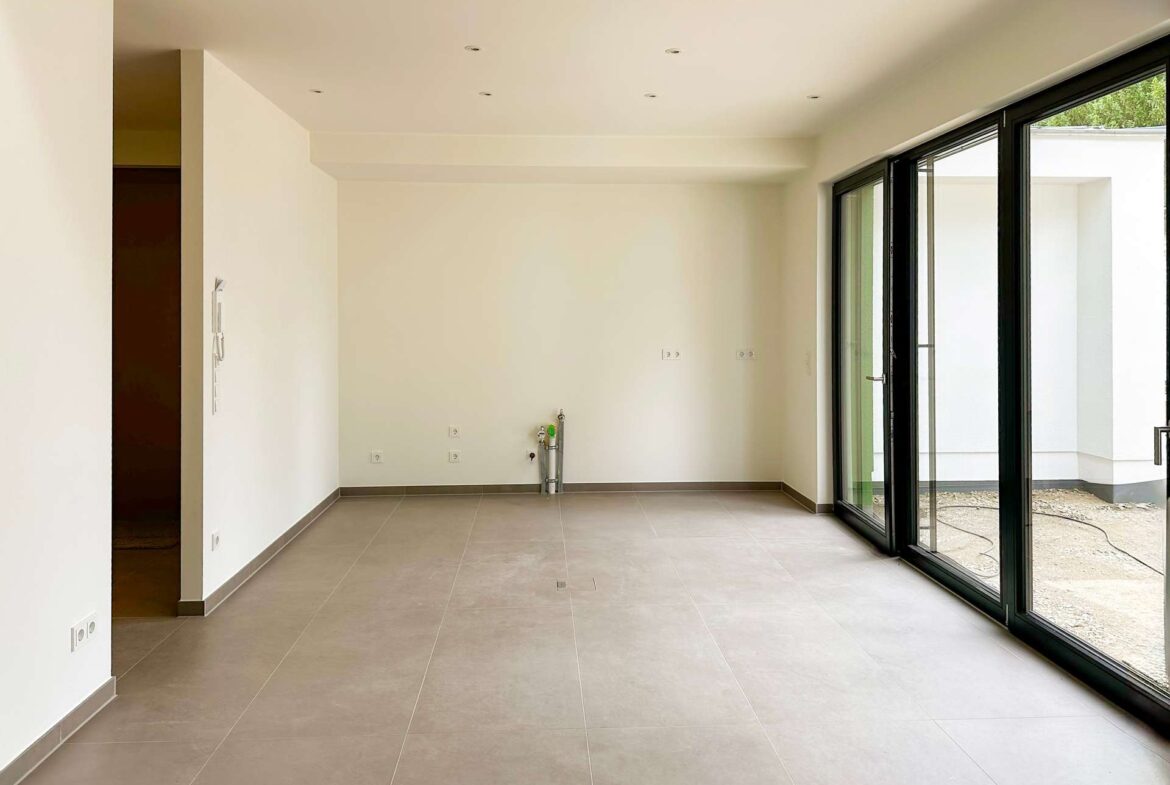 Küche mit Terrassenzugang