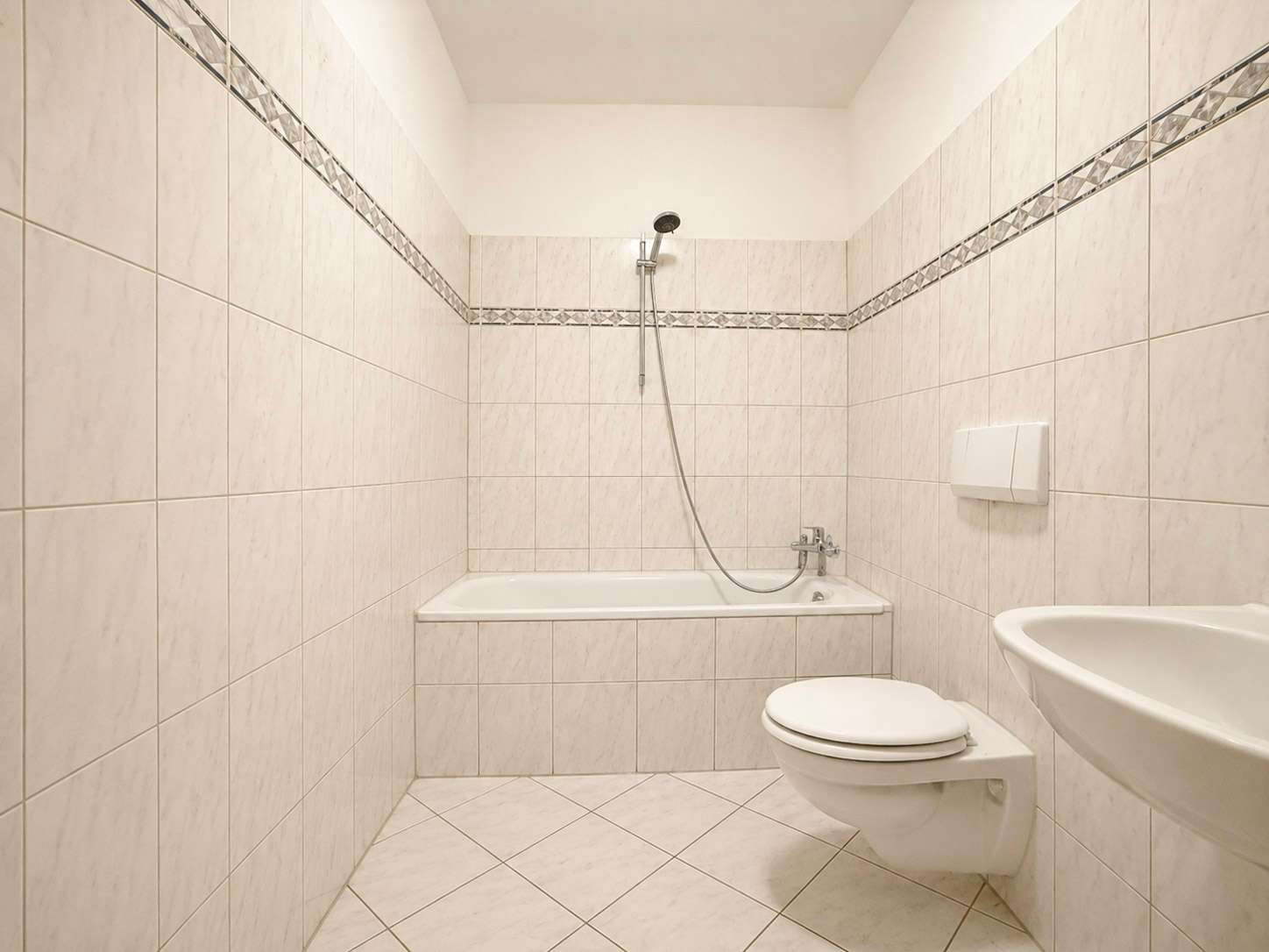 Badezimmer mit Wanne
