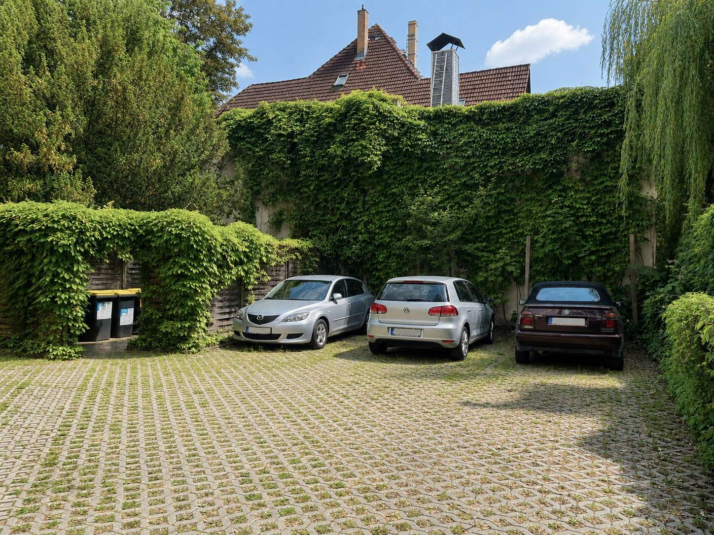Stellplätze im Innenhof