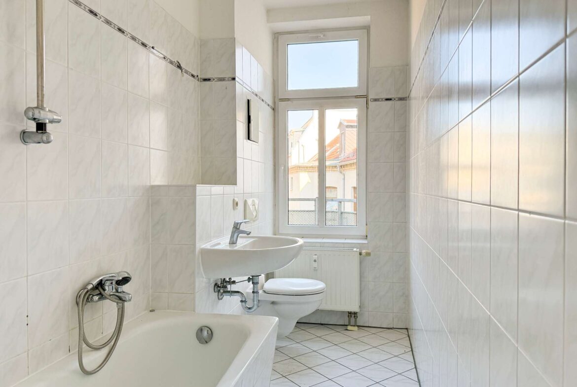 Tageslichtbad mit Badewanne