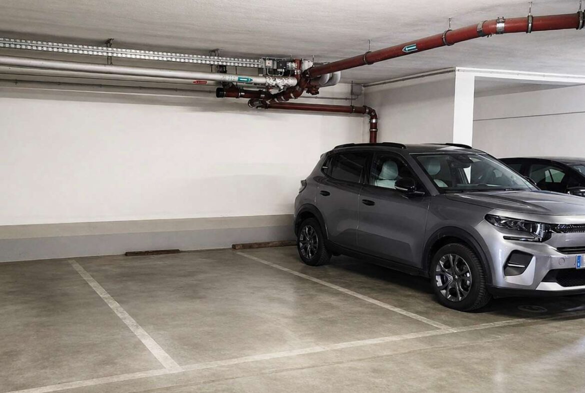 Tiefgaragenstellplatz