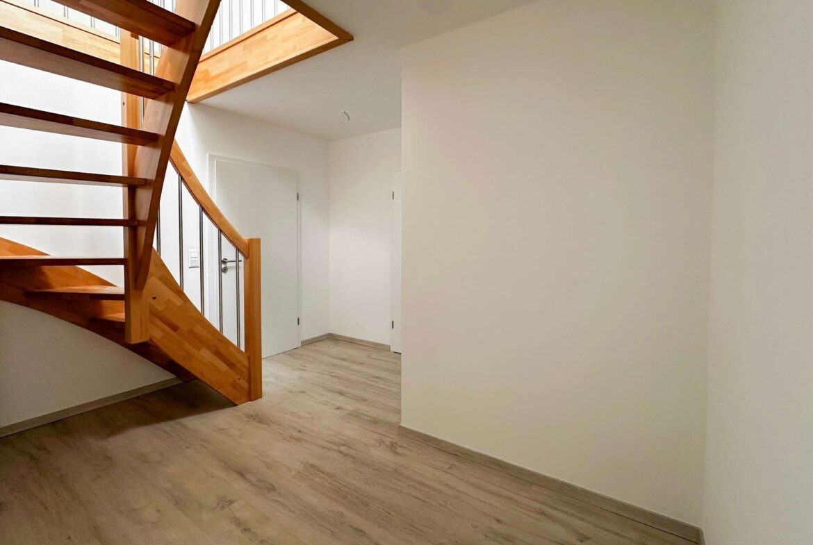 Flur mit Treppe