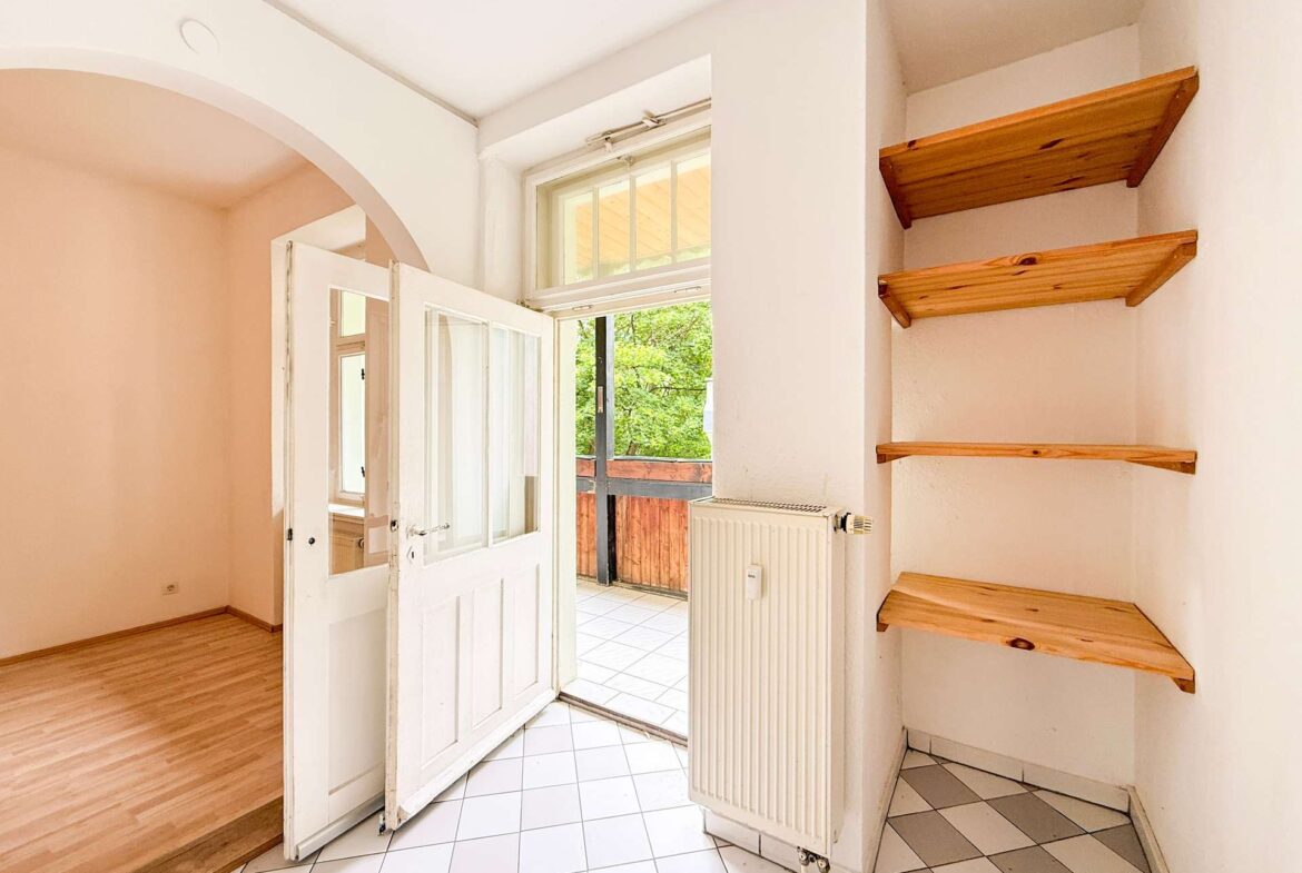 separate Küche mit Balkon