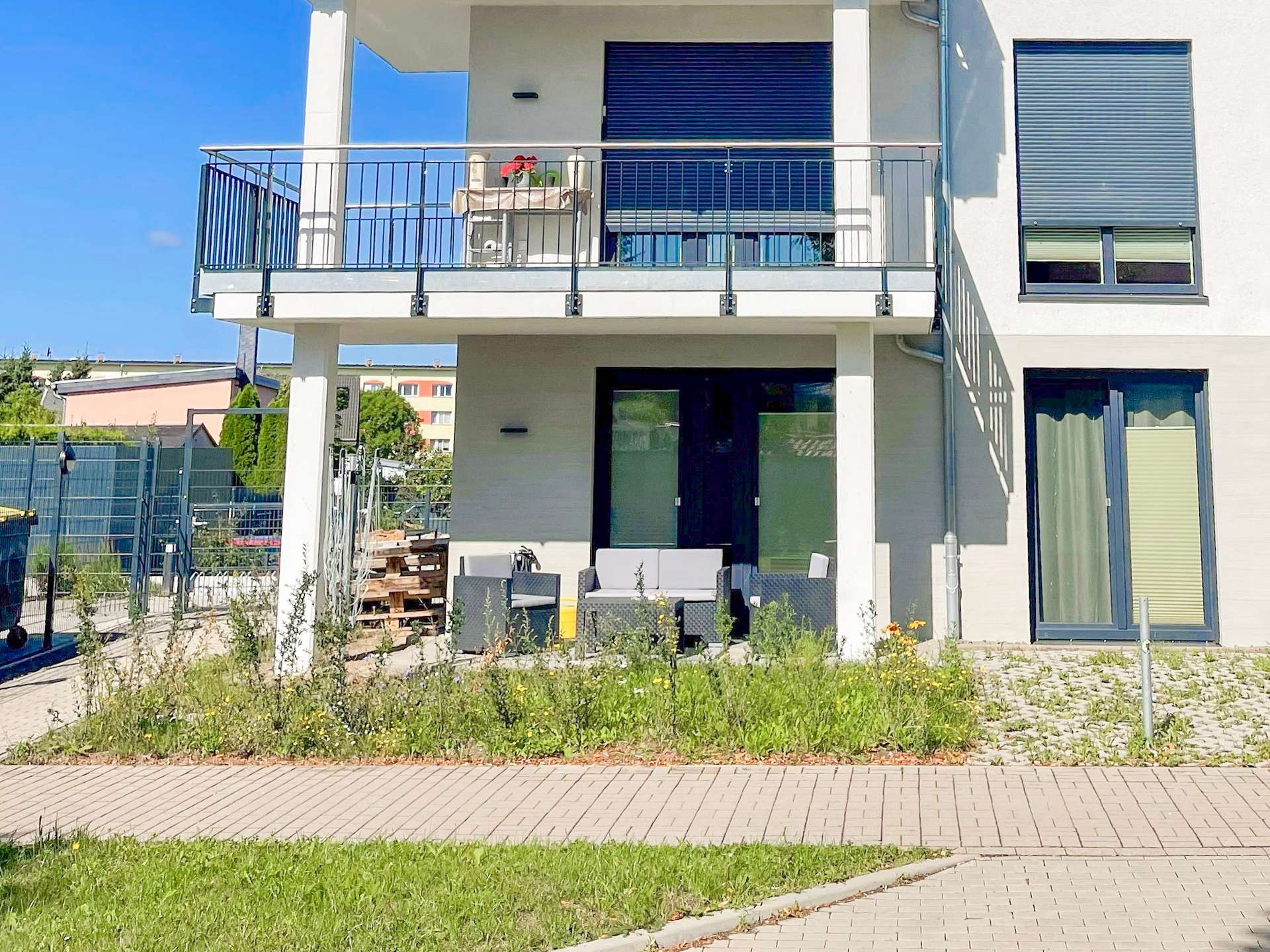 Terrasse mit Garten