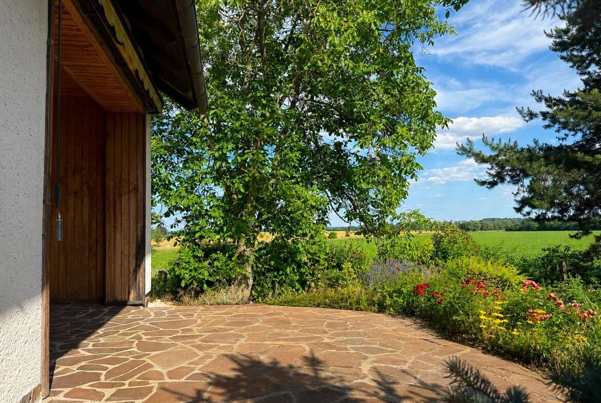 Terrasse mit Blick ins Grüne