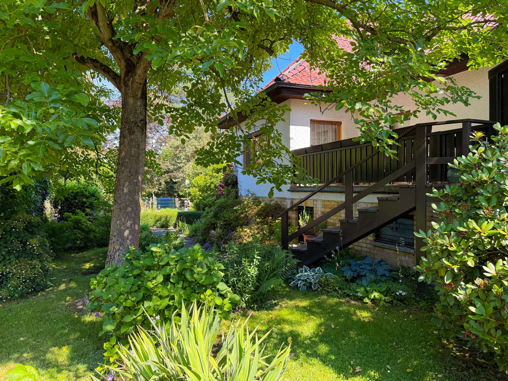 liebevoll angelegter Garten