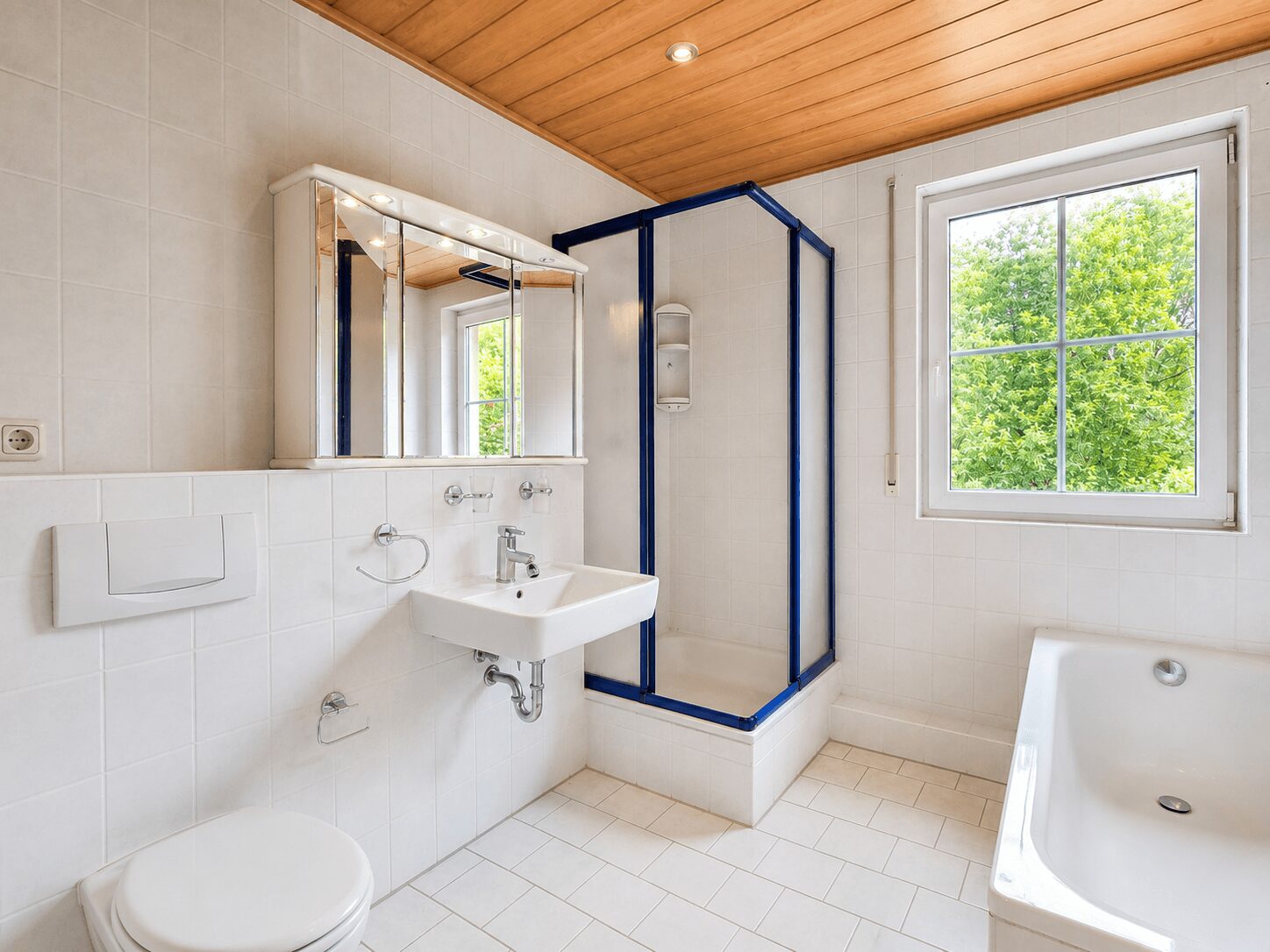 Badezimmer 1.OG