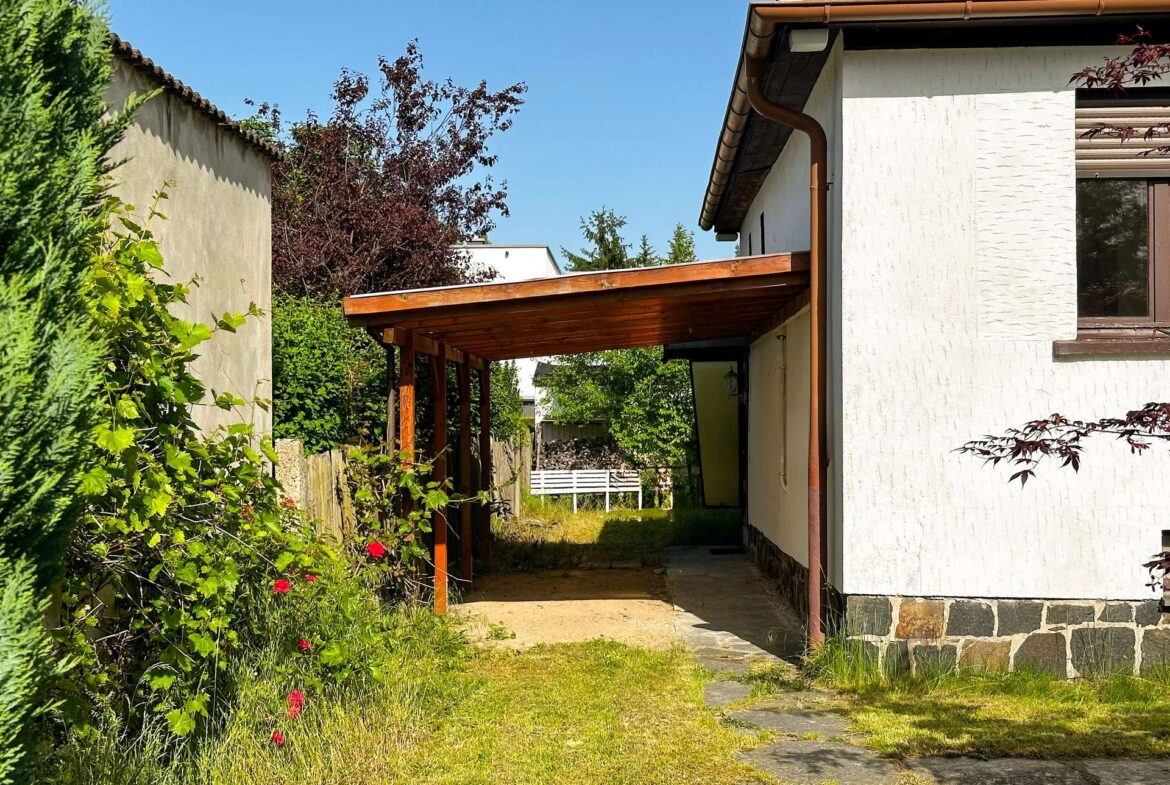 Praktischer Carport