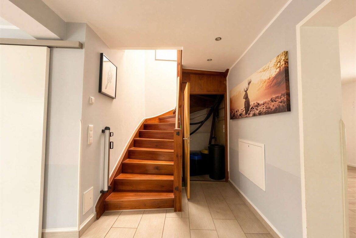 Elegante Holztreppe