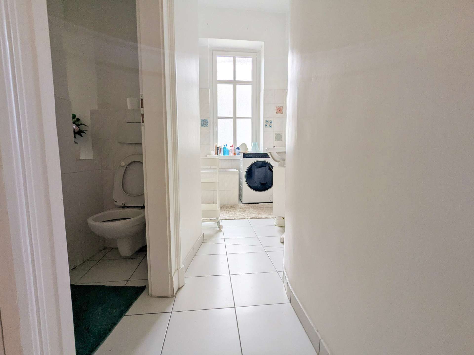 Zugang zu Bad + WC