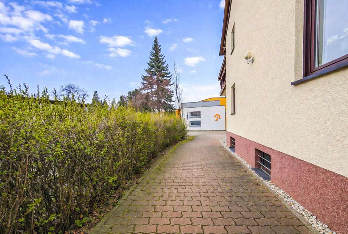 Durchgang zum Haus