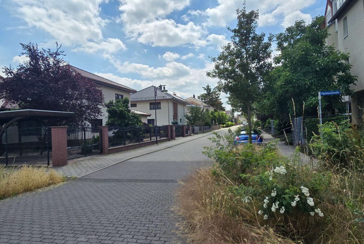 gegenüber