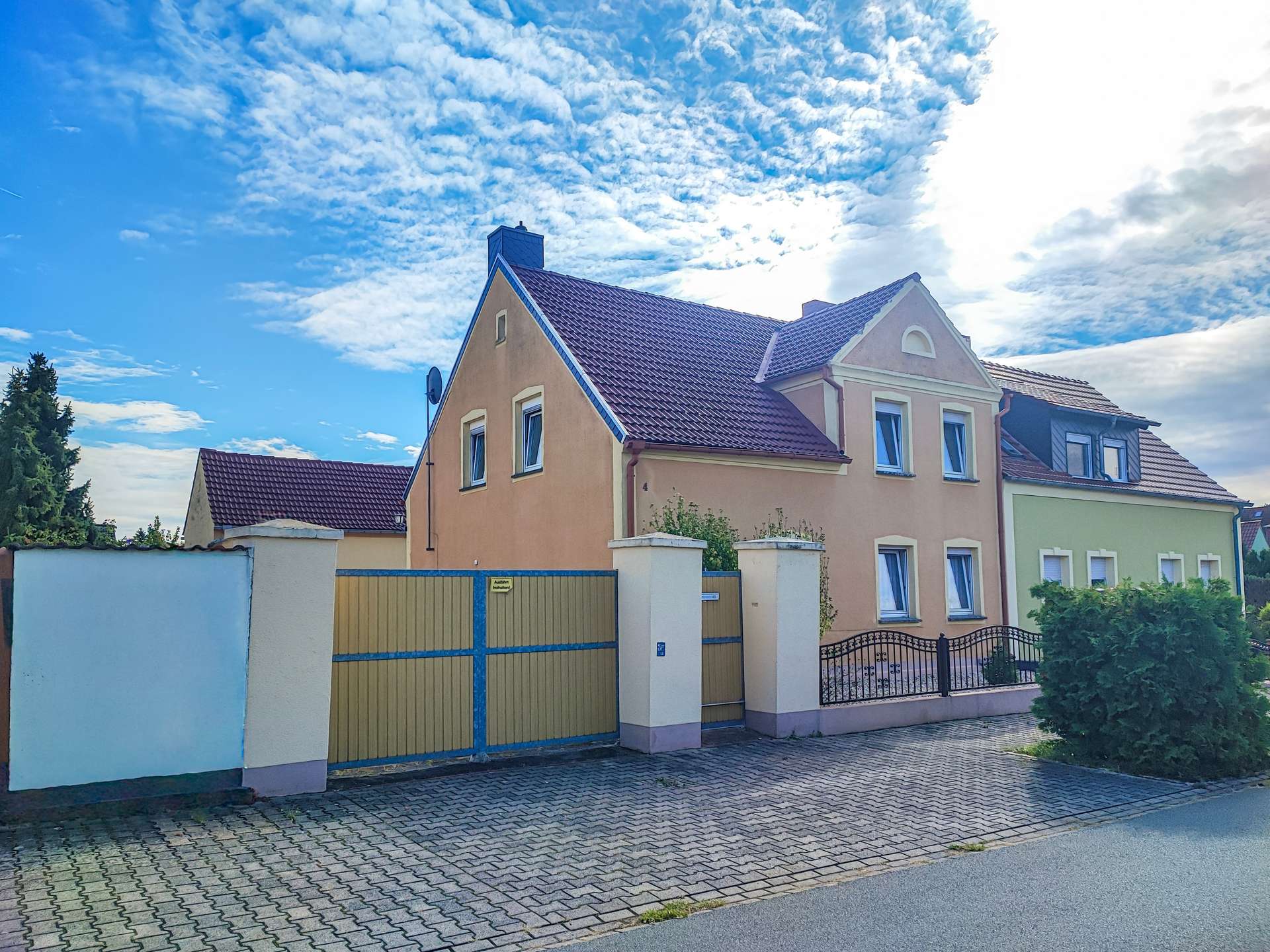 Straßenansicht