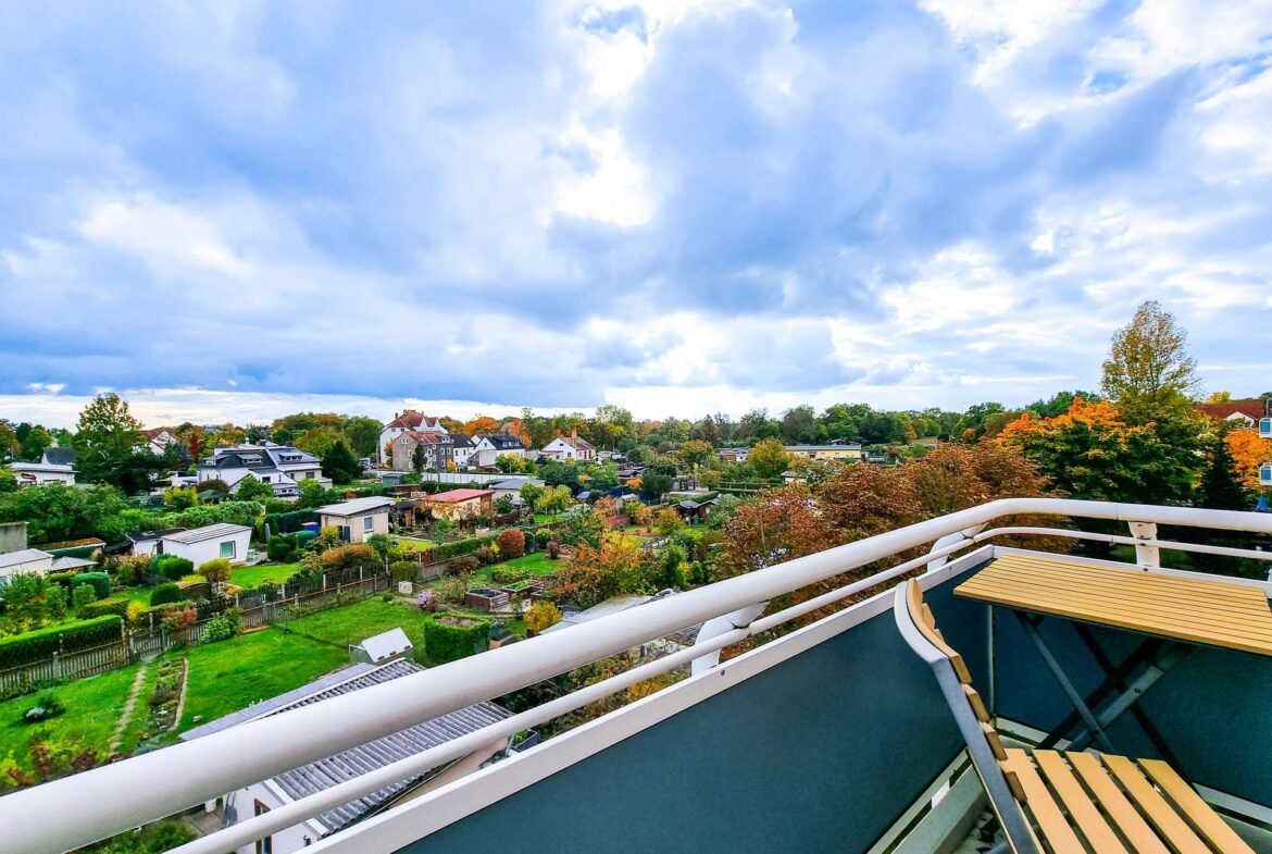 Balkon mit Blick ins Grün