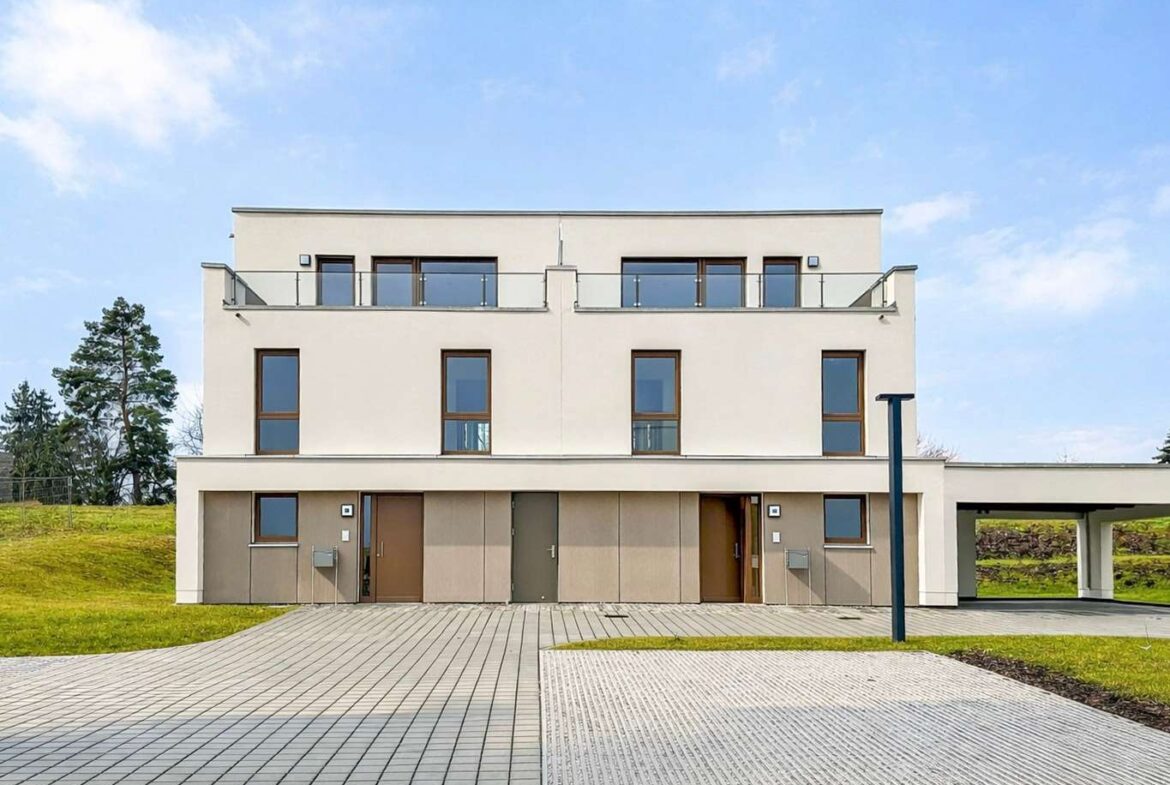 Neubau-Doppelhaushälfte