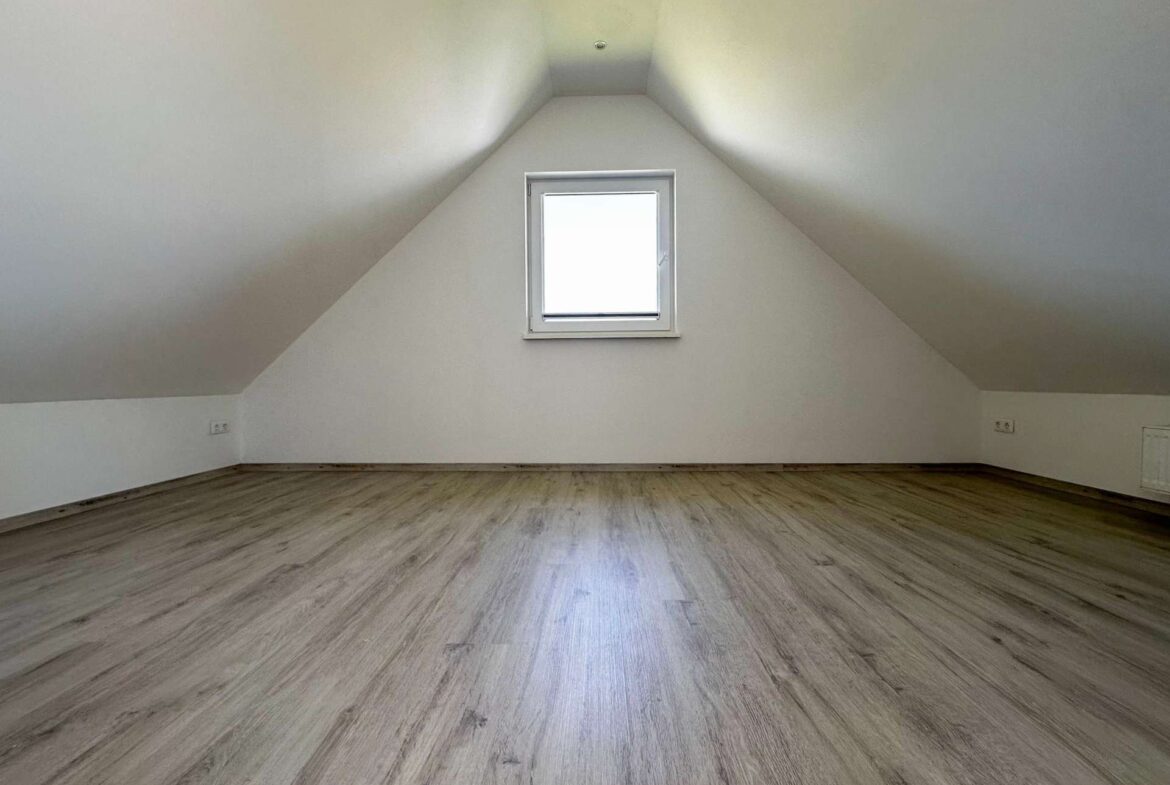 Zimmer obere Ebene 