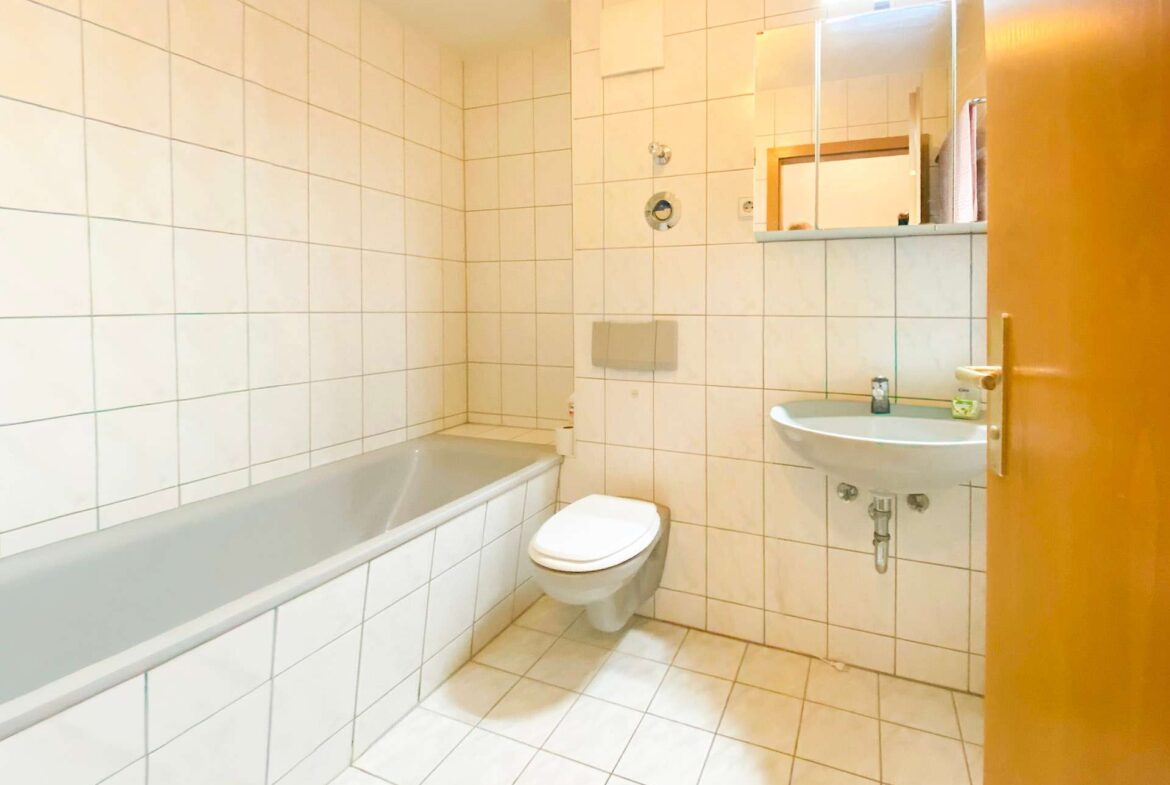Bad mit Wanne