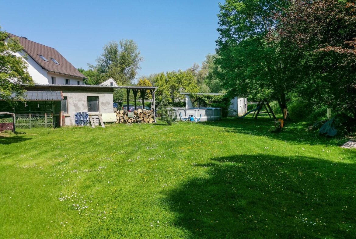 Grundstück