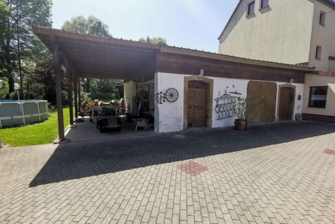 Garage und Carport