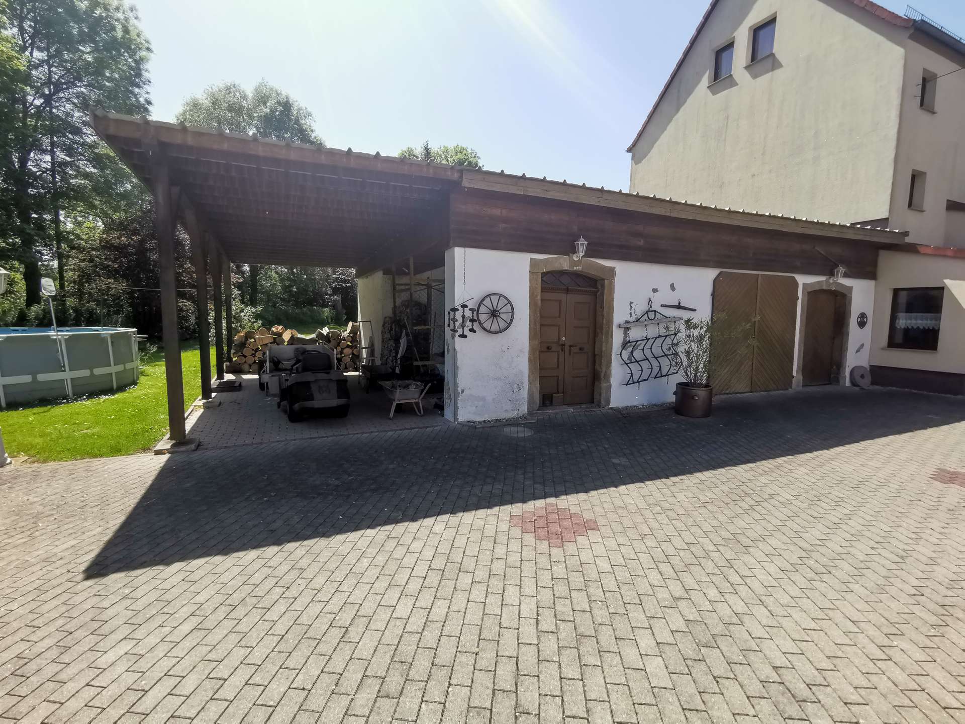 Garage und Carport