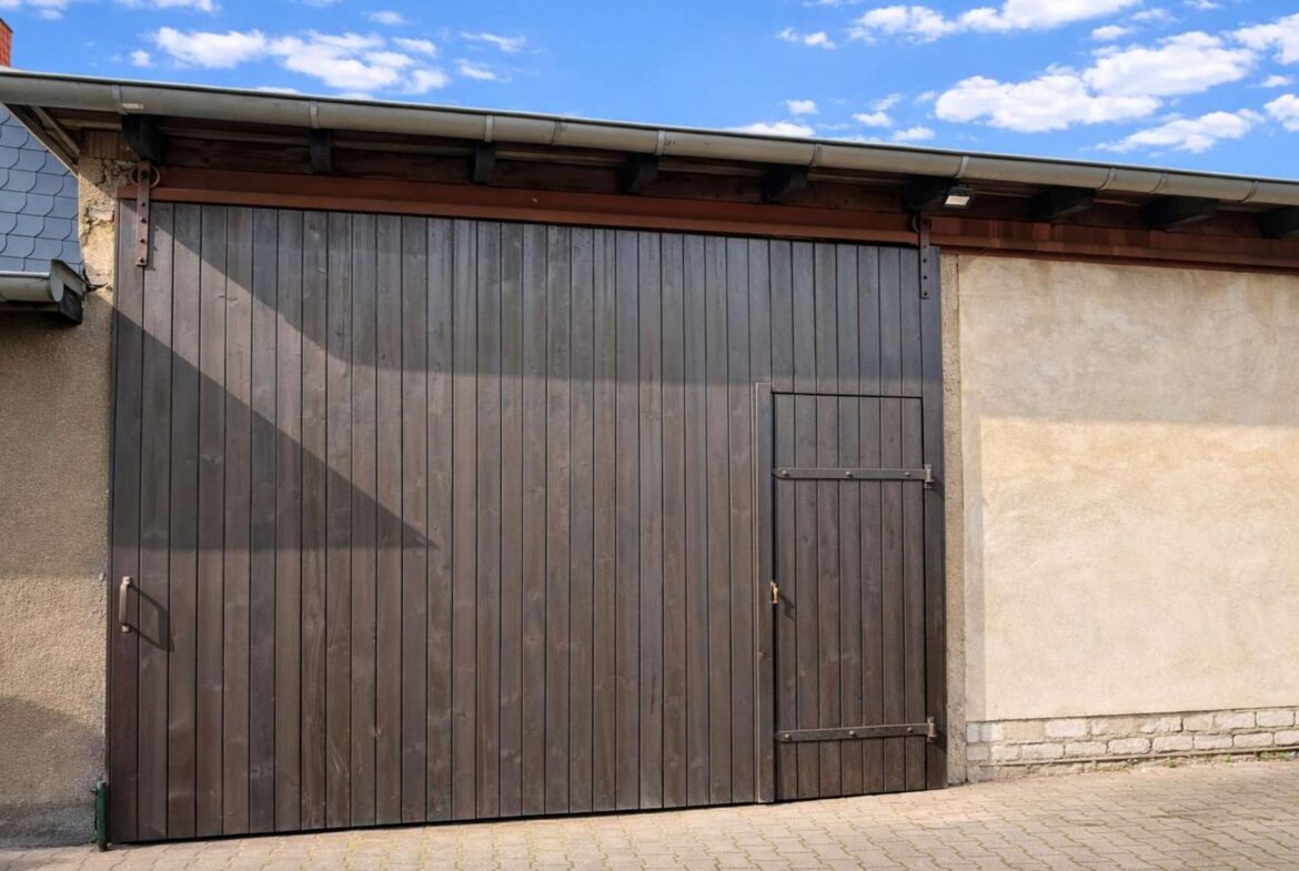 Große Garage