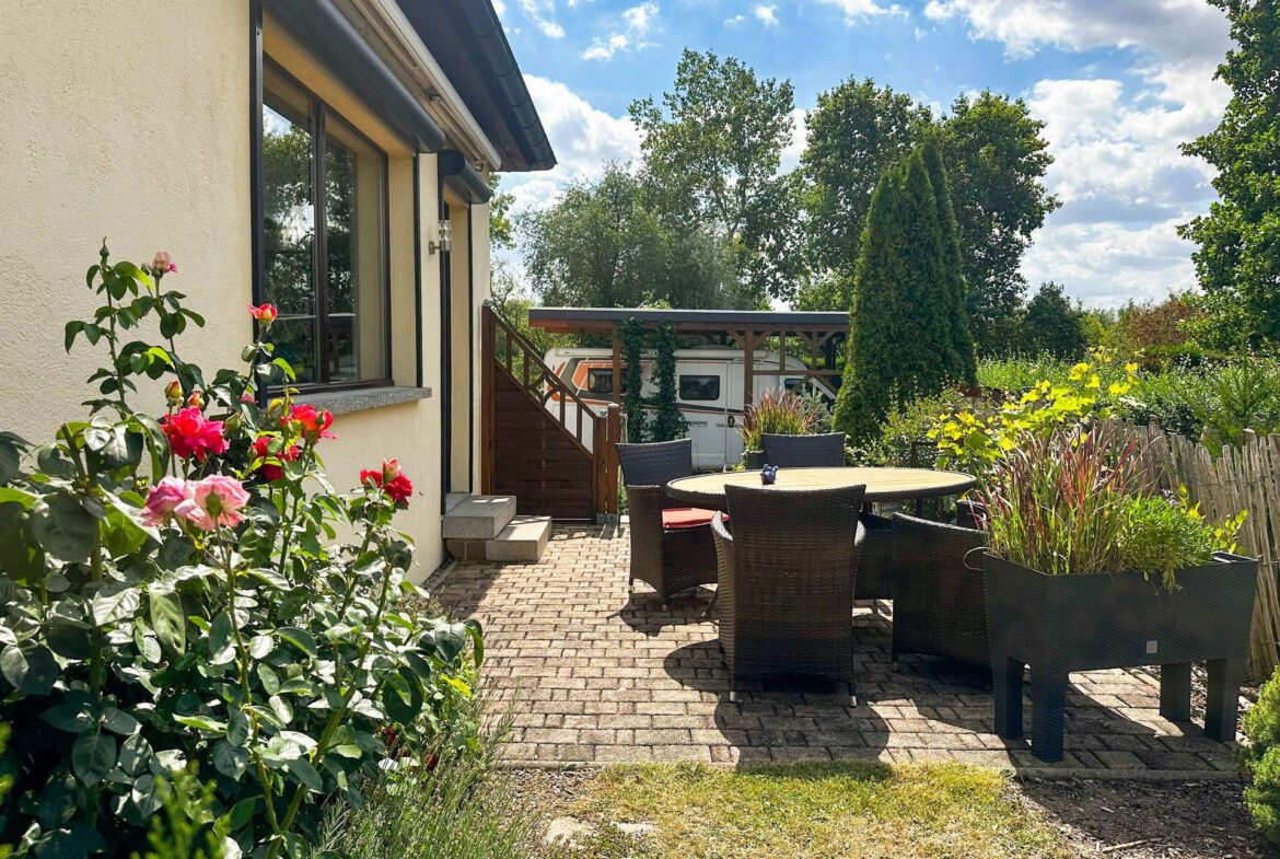 Terrasse mit Markise