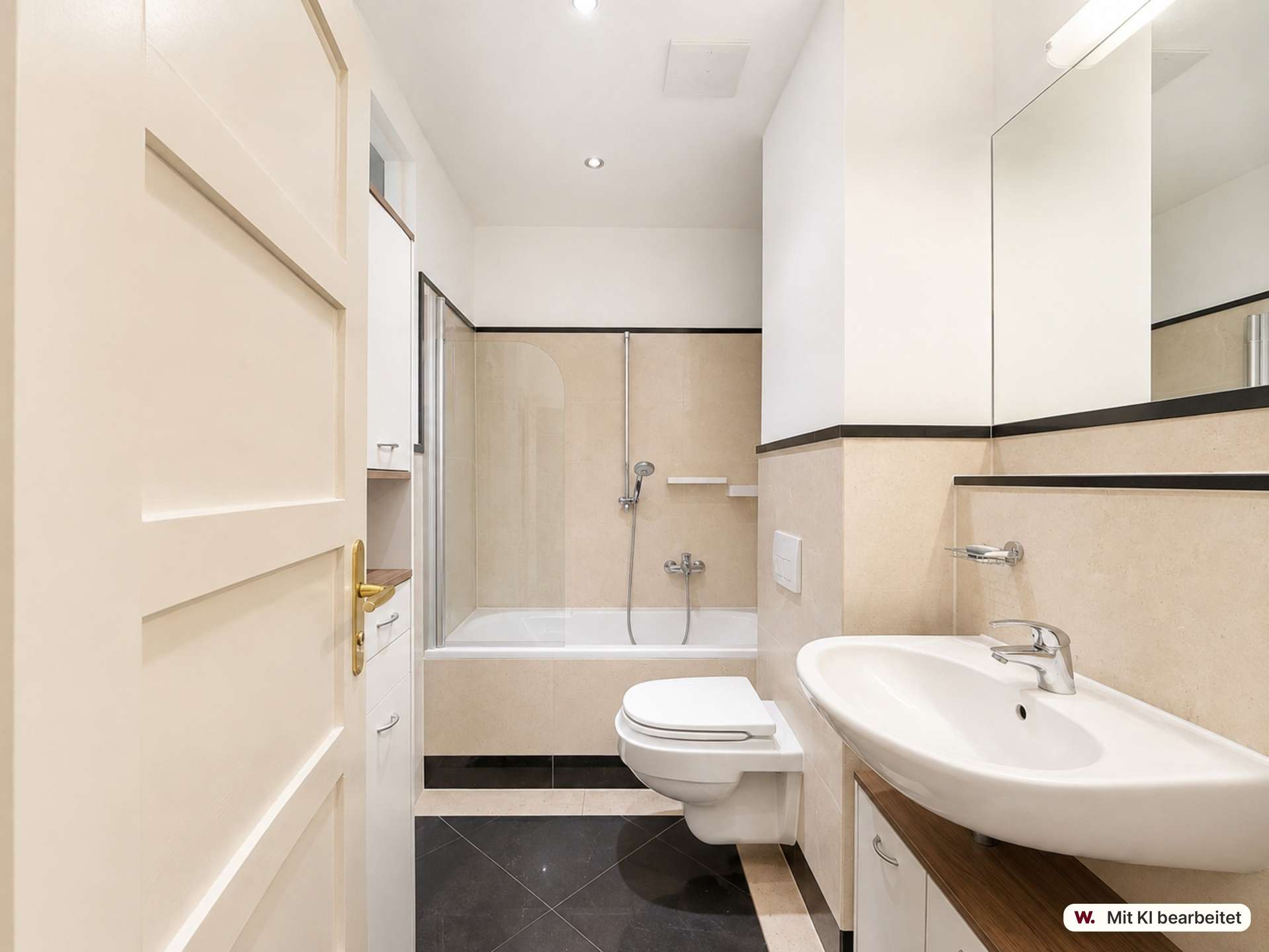 Badezimmer mit Badewanne