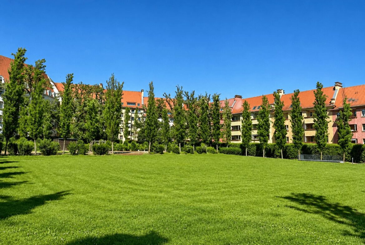 Grünanlage vor dem Haus