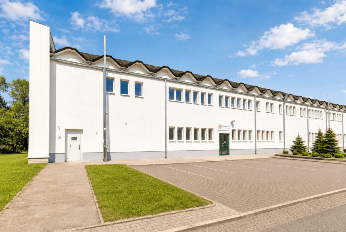 Parkplätze vor dem Haus