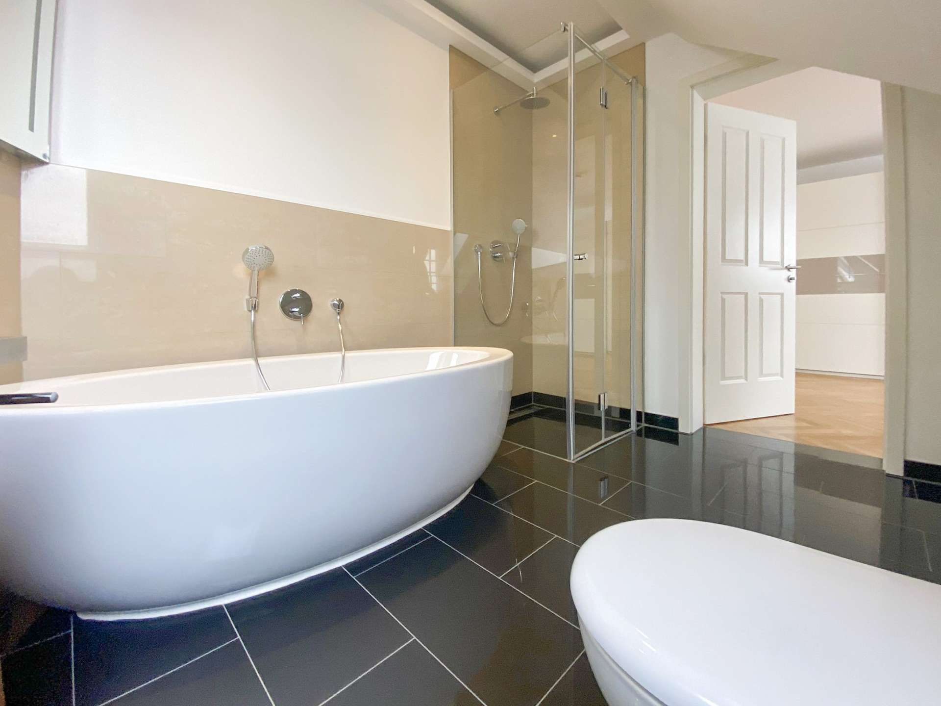 Wanne und Dusche