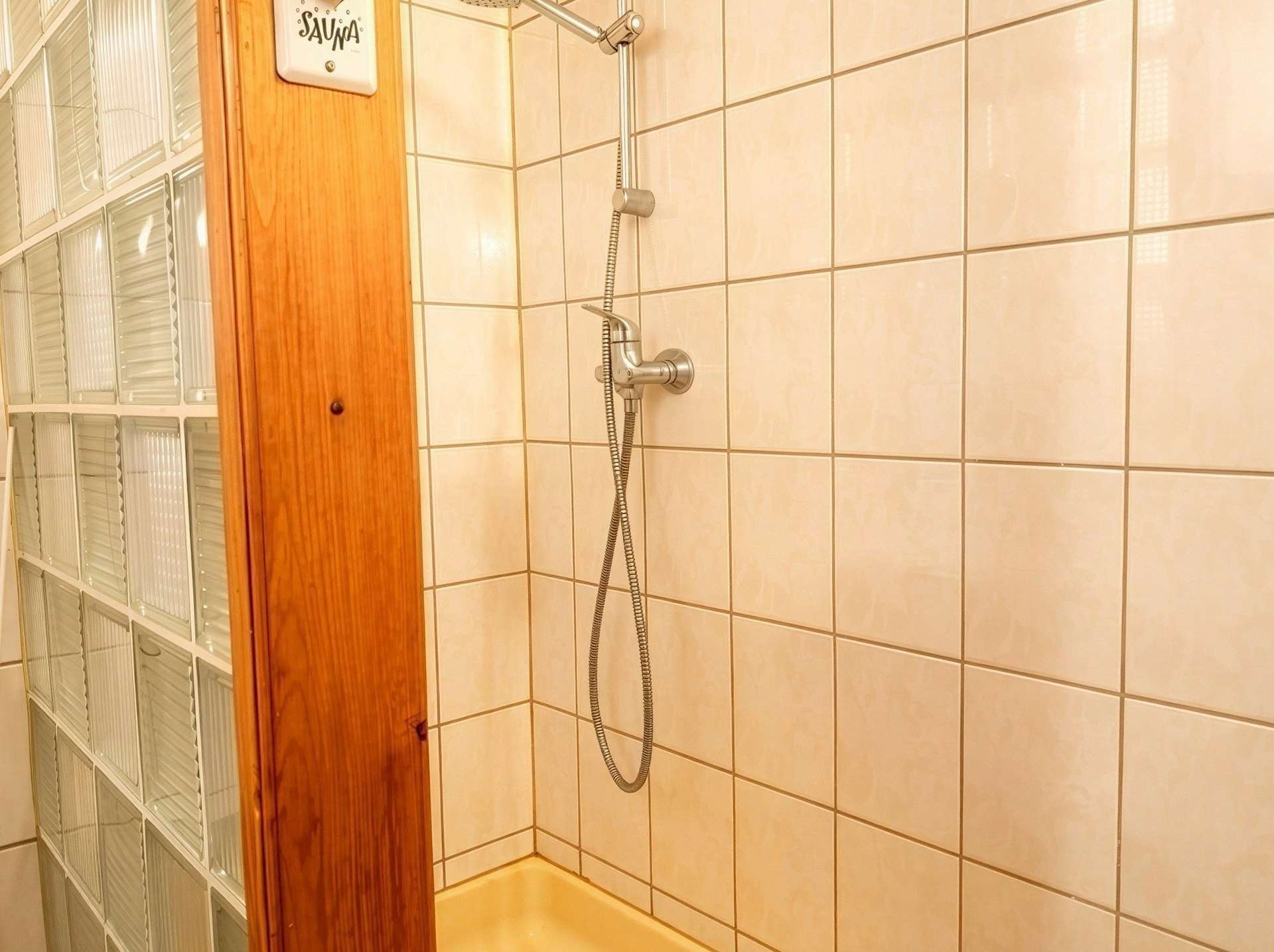 Dusche im Bad