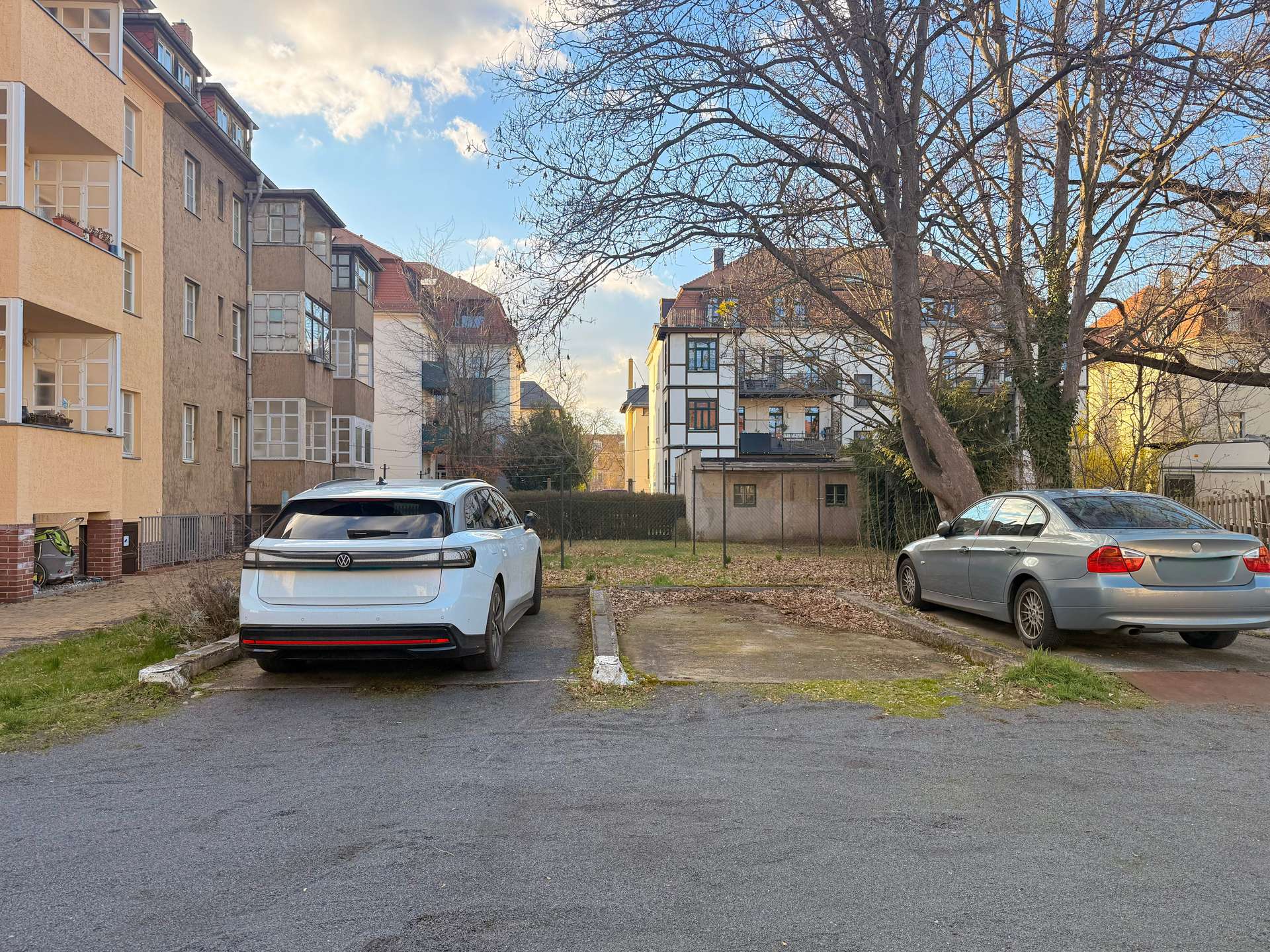 Stellplatz zur Wohnung 