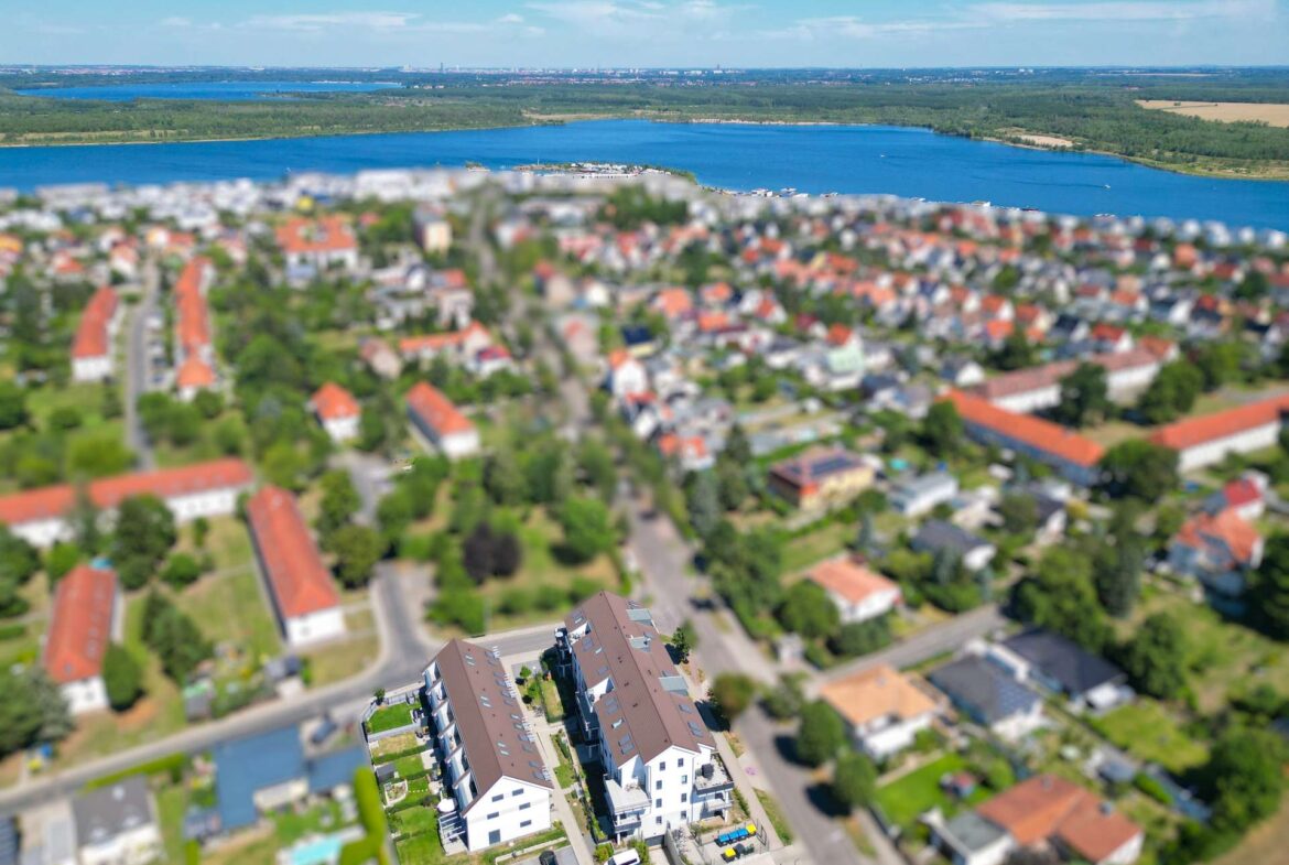 Neubau in Seenähe