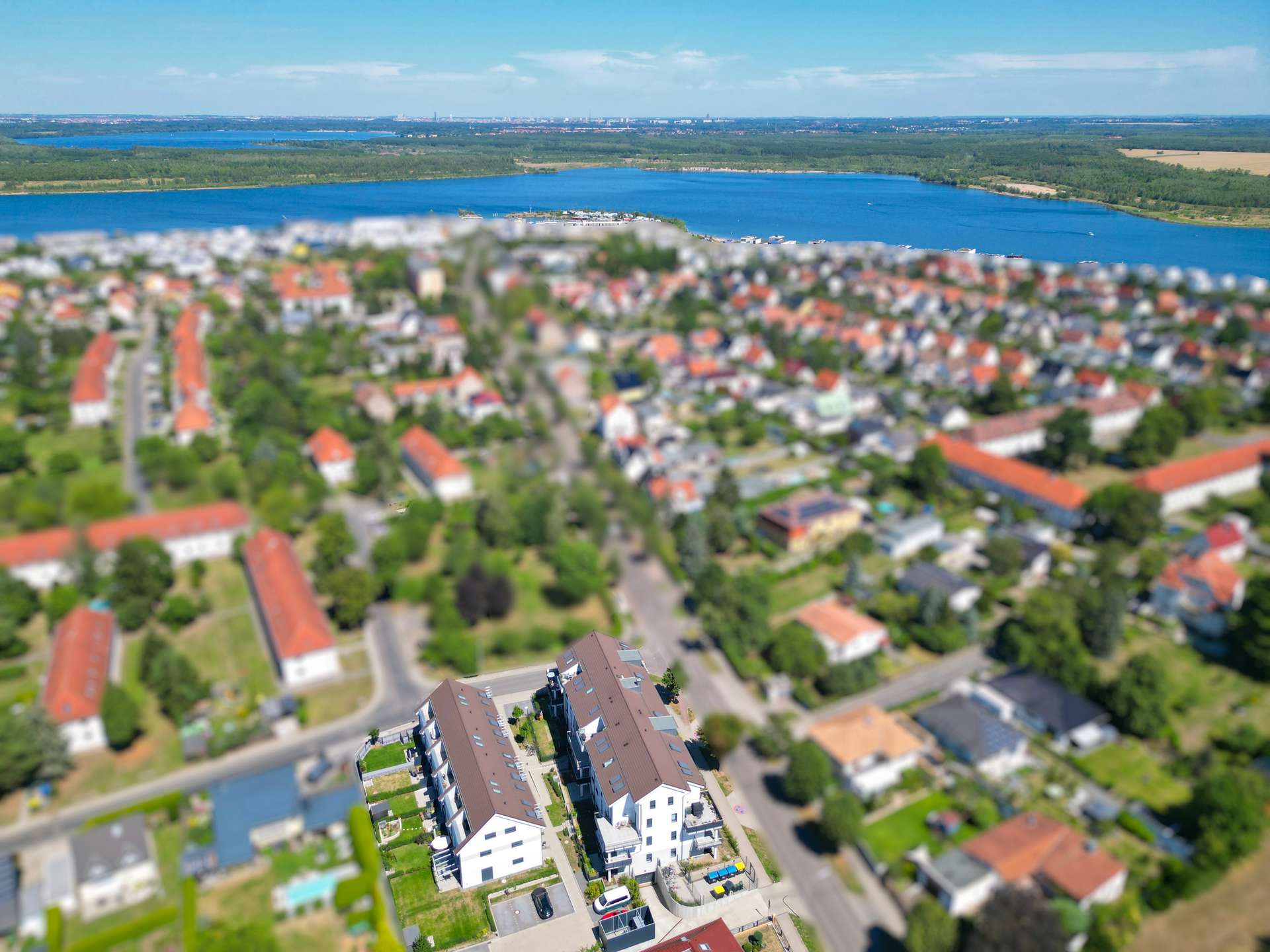 Neubau in Seenähe