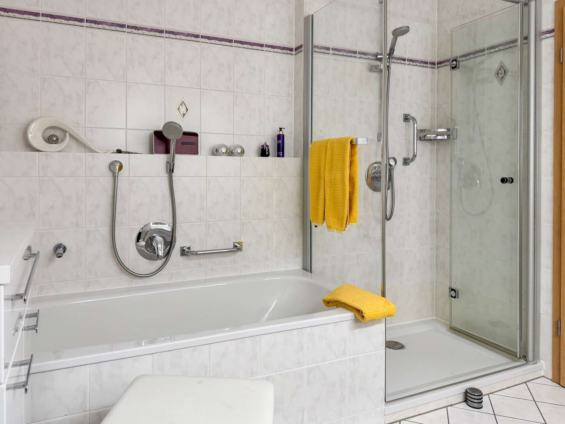 Wanne und Dusche