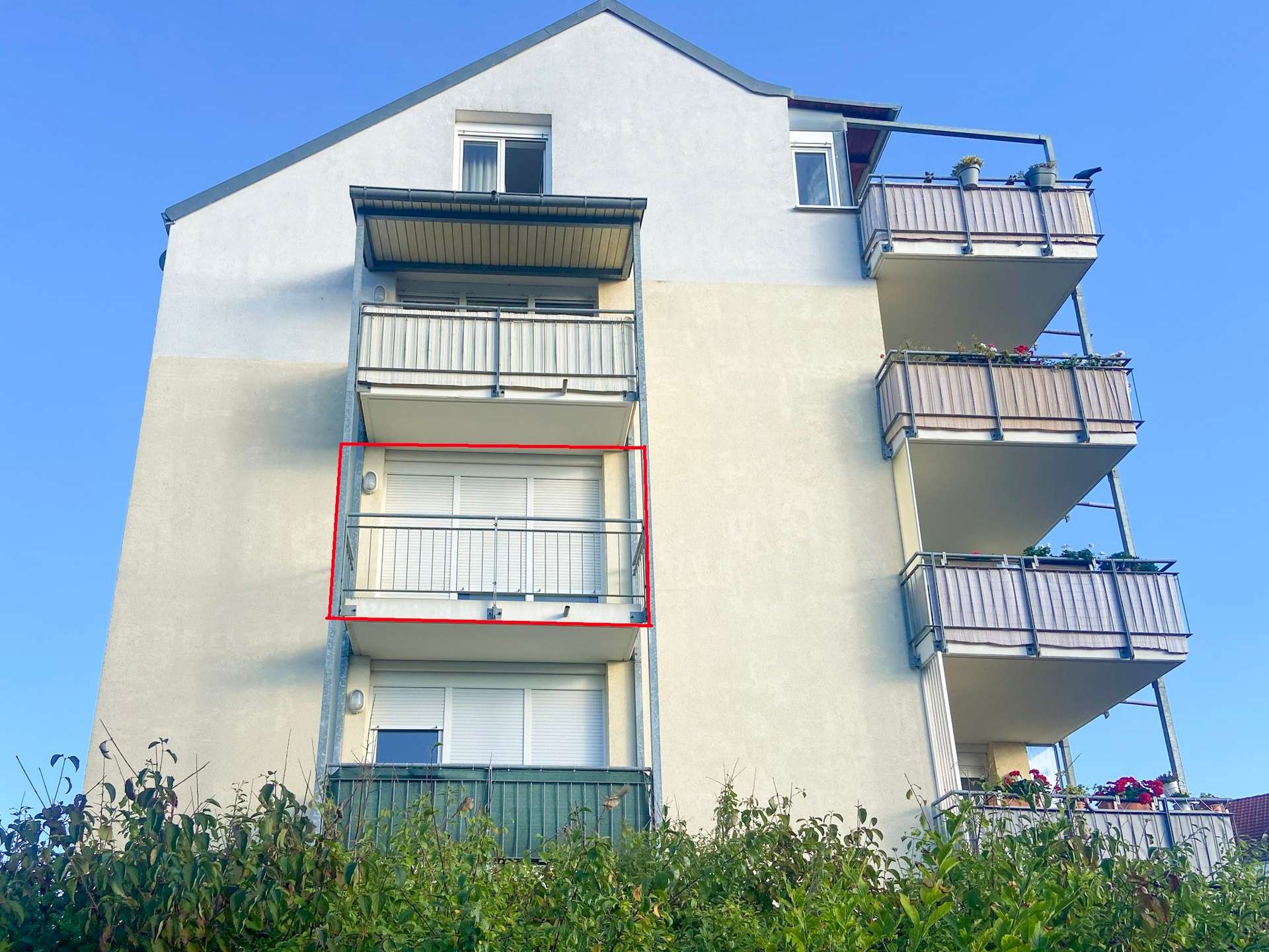 Seitenansicht zugehöriger Balkon