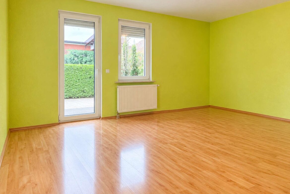 Wohnzimmer (KI-geräumt)
