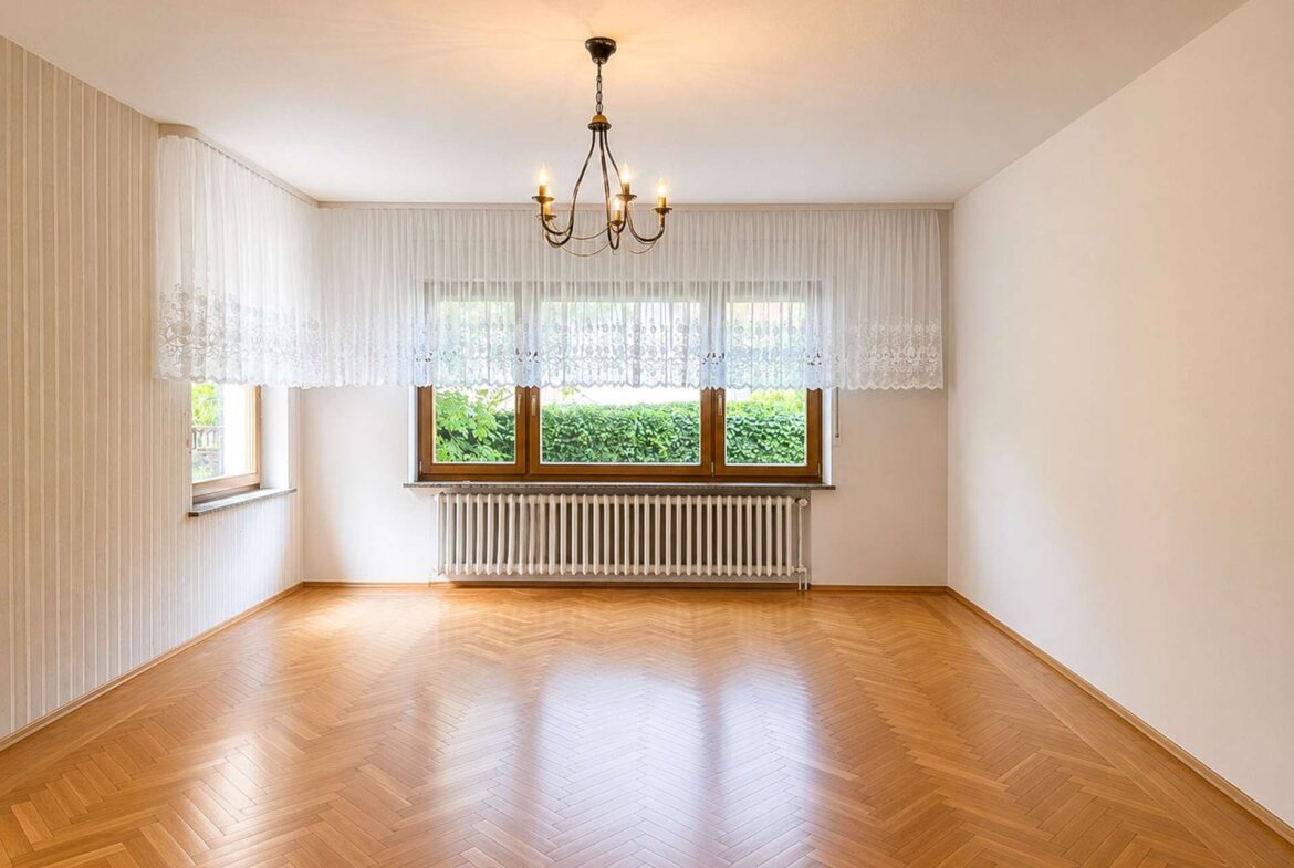 lichtdurchflutetes Wohnzimmer