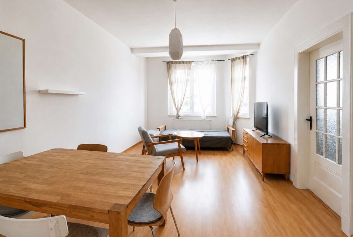 Wohnzimmer mit Essbereich