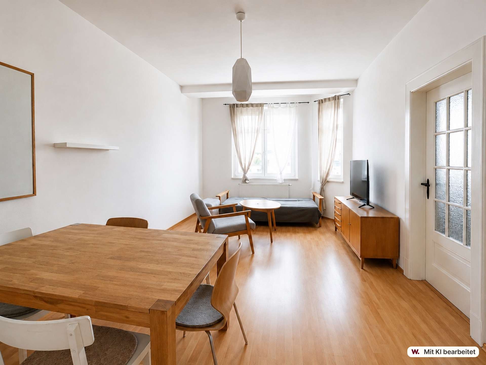 Wohnzimmer mit Essbereich