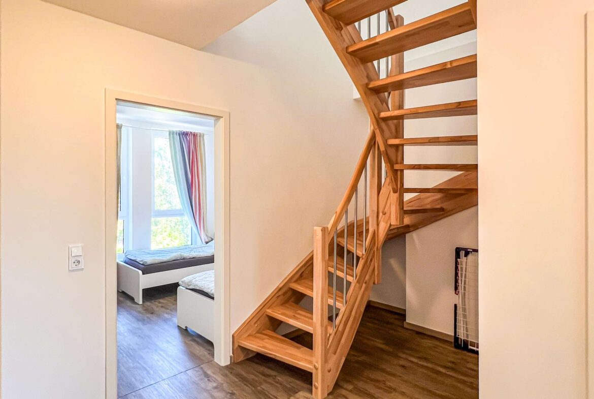 Flur mit Wendeltreppe