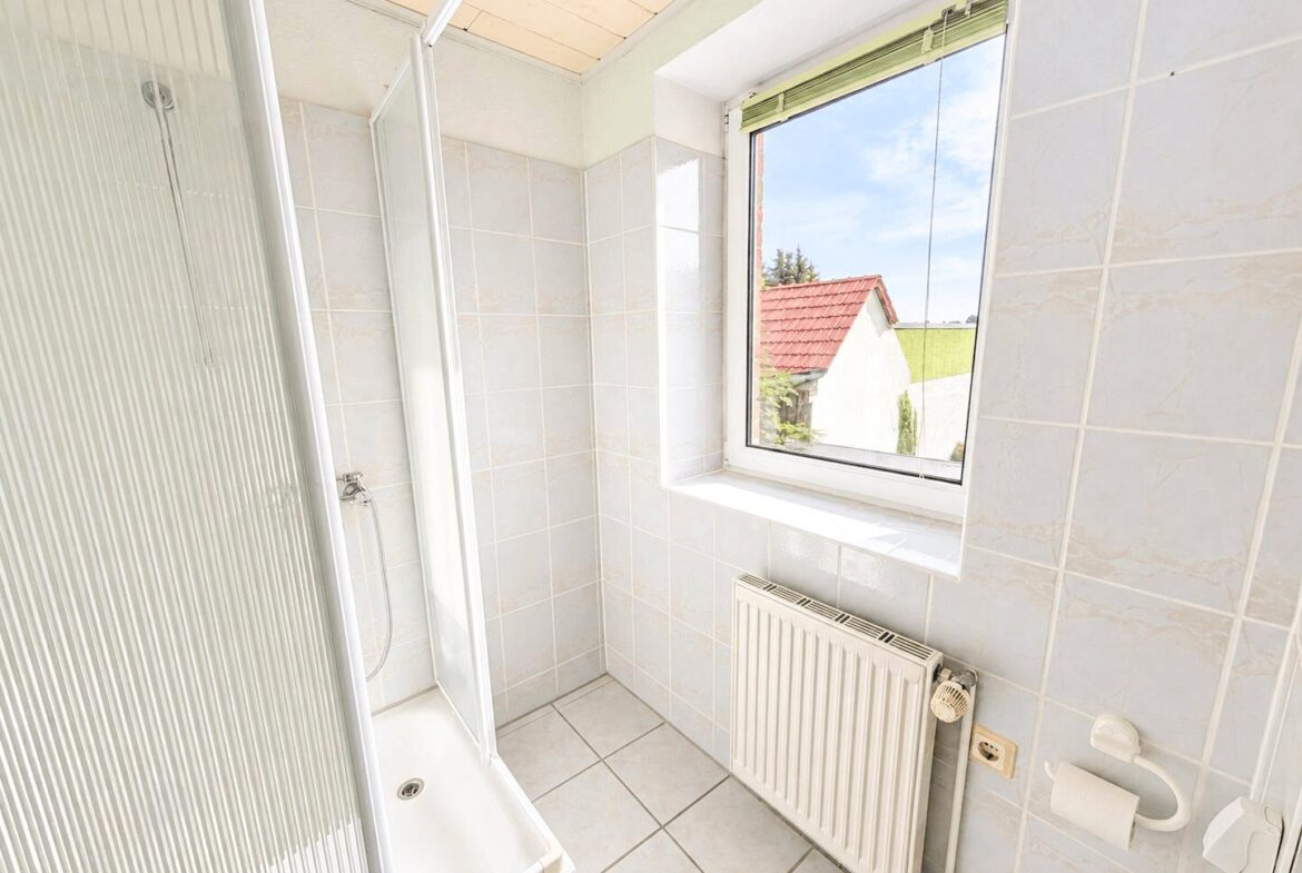1. OG links - Bad mit Dusche