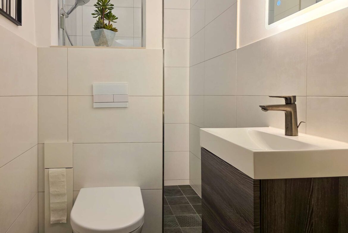 Gästebad mit Dusche