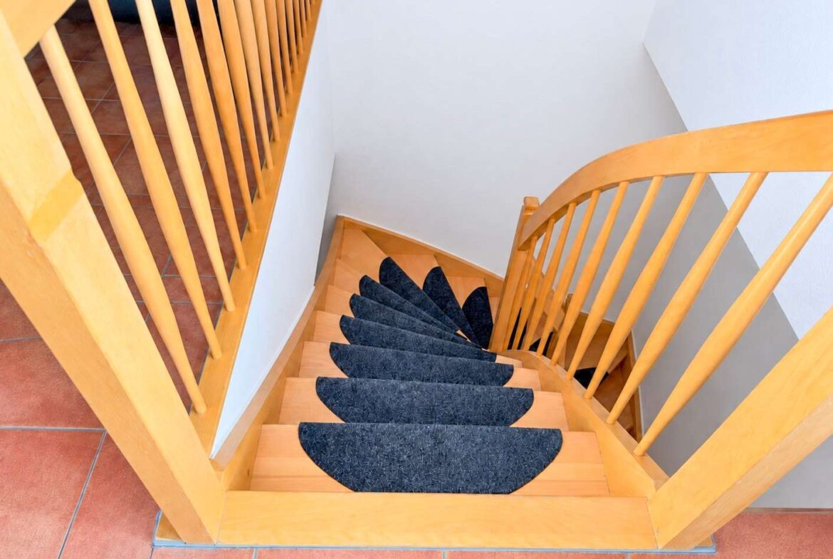 Treppe zur zweiten Ebene