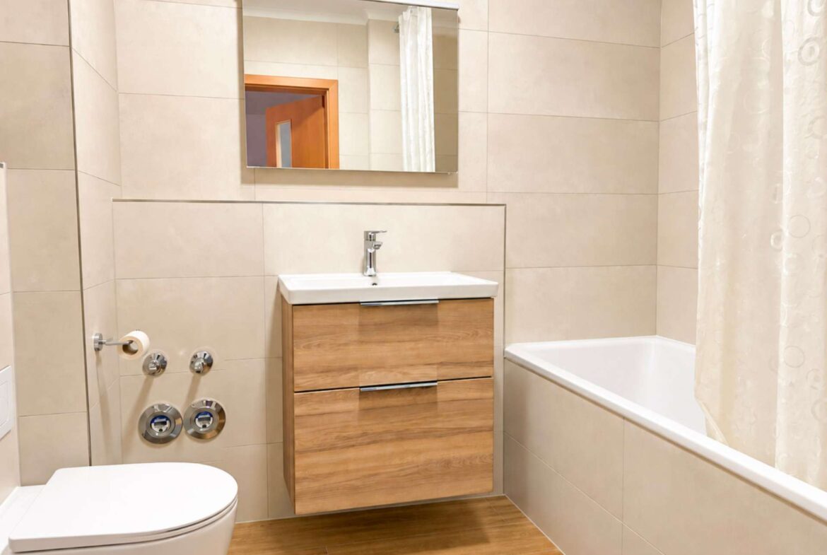 Badezimmer (KI beräumt)