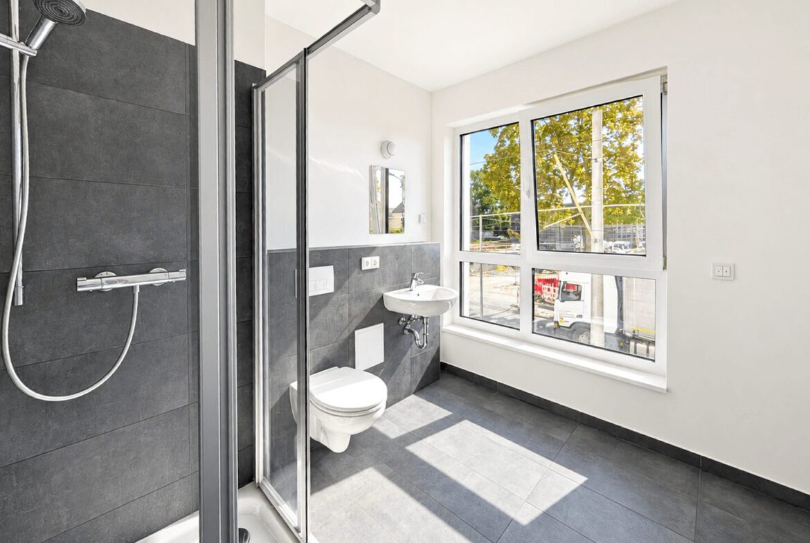 Tageslichtbad mit Dusche