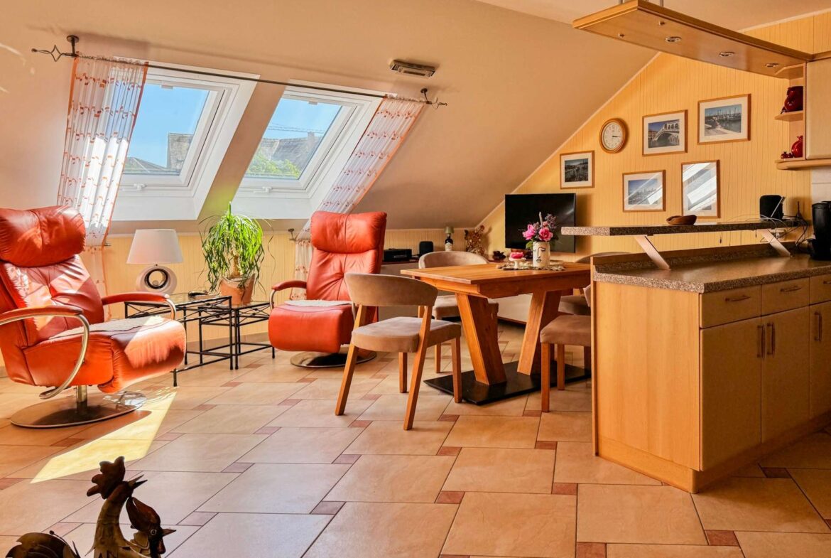 Wohnzimmer mit Küche