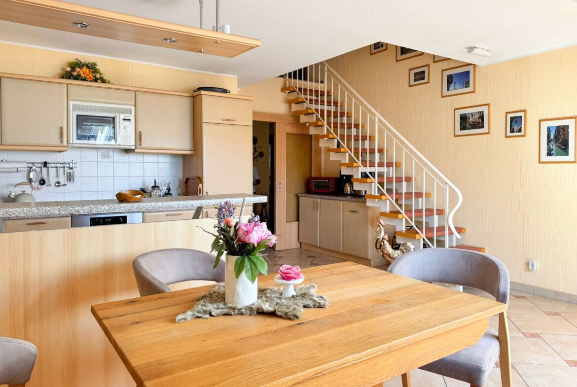 Küche mit Esszimmer