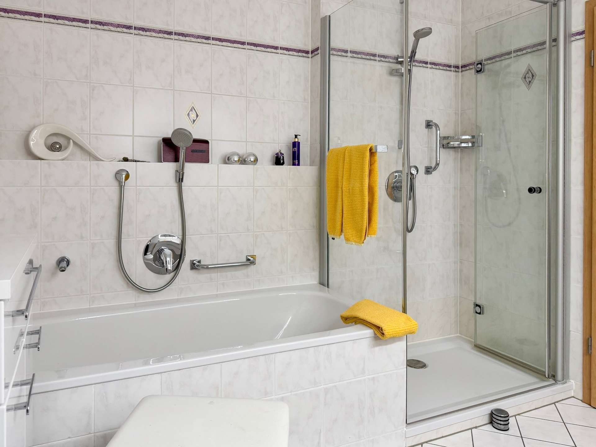 Wanne und Dusche