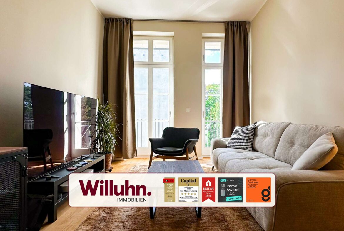 Wohnzimmer mit Balkonzugang